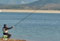 选择用什么鱼竿钓黑坑好 附鱼竿的推荐