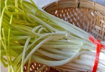 蒜黄是否能生吃 蒜黄有什么功效