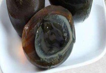 皮蛋不能和什么一起吃 可以多吃吗？