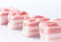 买的猪肉发白没有血色