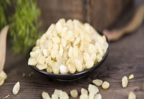 皂角米产自哪里 皂角米用什么水泡发