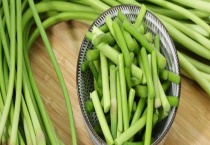 蒜薹和蒜苔之间有哪些区别？ 附蒜苔的作用和注意事项