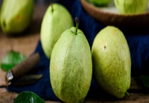 芭乐需不需要削皮 吃芭乐有哪些注意事项