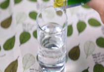 白糖水可以浇花吗？