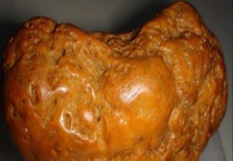 黄龙玉和翡翠的区别？ 详细介绍