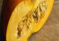 坏了一点的南瓜还可以食用吗 怎么保存南瓜不会坏