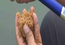 冬季钓鲤鱼用什么打窝最好？附自制窝料配方