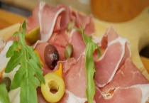 生吃萨拉米可行吗 萨拉米的做法有哪些？