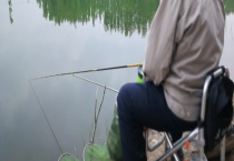 钓到大鱼有哪些遛鱼技巧？附常见的遛鱼多久？