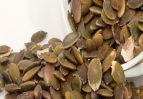 瓜子是不是坚果？种类是什么 食用有哪些坏处