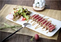 金枪鱼和三文鱼的区别？