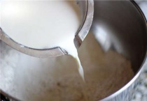 为什么给树浇牛奶